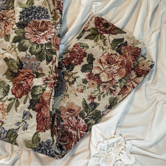 PacSun Floral Capris with Drawstring - Picture 7 of 8